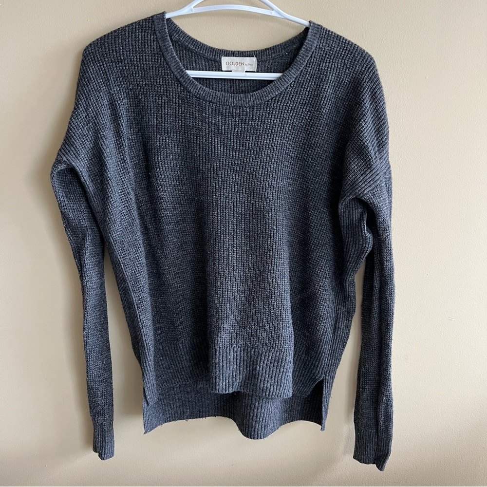 LAST CALL!! Aritzia grey sweater